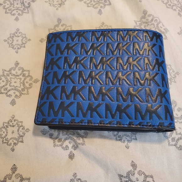 Got a new wallet - Picture 2 of 3